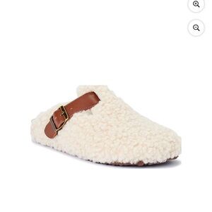 Worn Time and Tru women’s buckled Sherpa casual clog